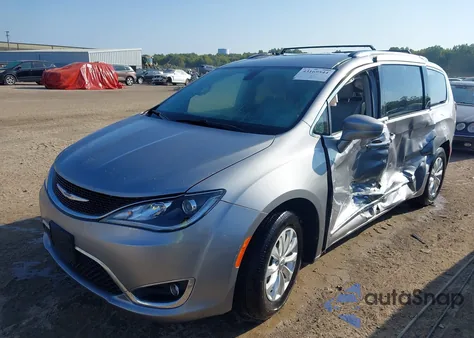 2018 Chrysler Pacifica Touring L из США, поврежденный, VIN 2C4RC1BG9JR354847